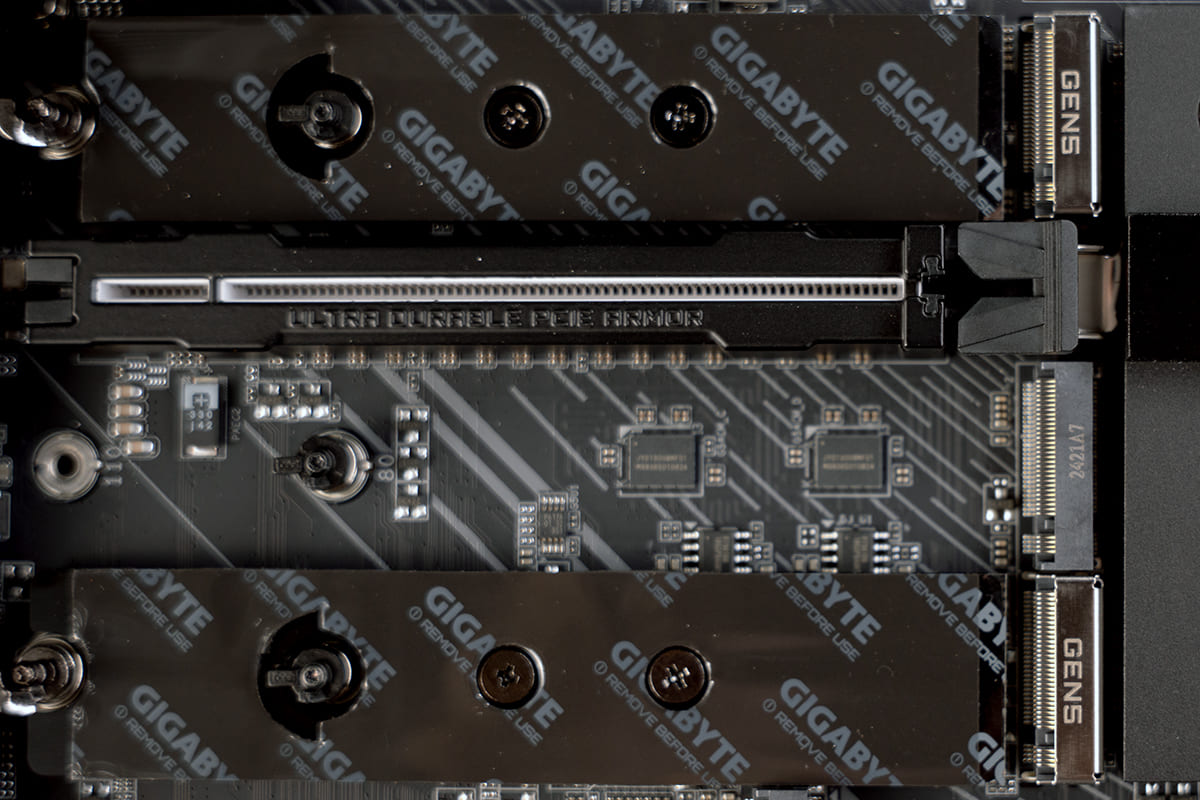 مادربرد آئورس z890 aorus master