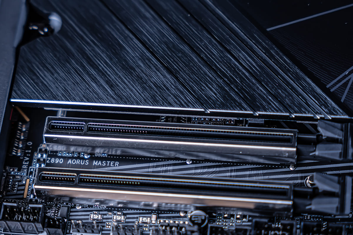 مادربرد آئورس z890 aorus master